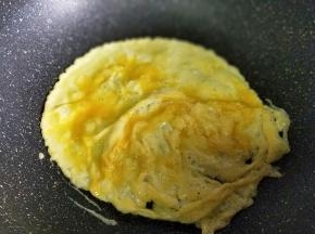 看鸡蛋凝固。