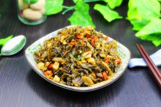 酸辣开胃的肉末炒酸菜就出锅了。