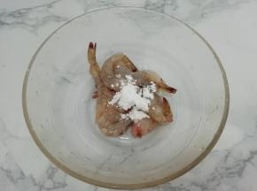 然后放入淀粉