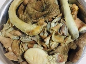 洗干净的牛杂。