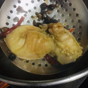 这个是牛尿包，也卤好了捞起来。