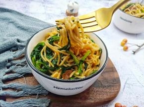 米线吸收了牛肉的香味！吃起来特别地香！