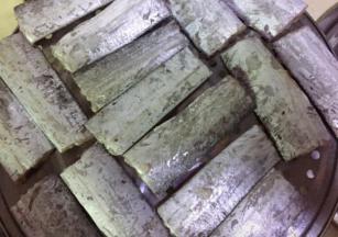 拿出来在帘子上码好，放通风处晾30分钟，然后翻面在晾30分钟