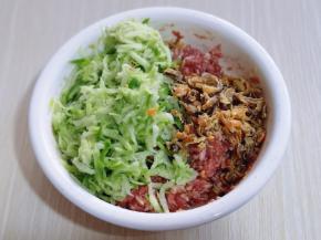 青口肉，腌制过的萝卜丝！