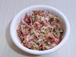 搅拌均匀！馅做好了呦！