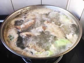 大火煮开，煮约1～2分钟。