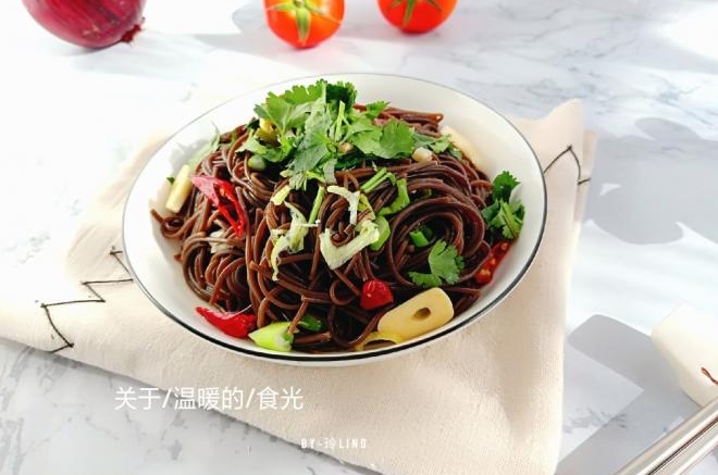 凉拌蕨根粉