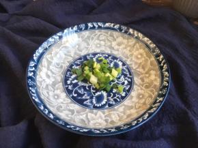 切少许的小香葱葱花备用。