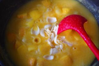 小火再继续熬制2分钟左右。