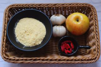 首先备齐所有的食材。