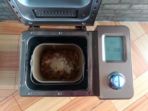 肉松程序还剩8-10分钟的时候，加入白芝麻