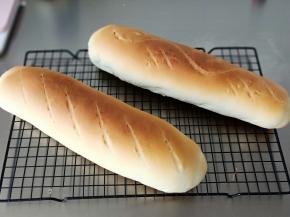 12.烤箱175度上下火烤20分钟，吃不完可以装保鲜袋 放冰箱冷冻，吃的时候微波炉叮一下即可
