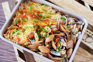 取出撒上葱花和小米椒即可食用