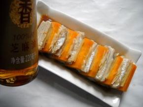 淋上芝麻油，撒上葱丝即可上桌食用。