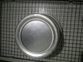 出炉，震动下倒扣，室温放凉