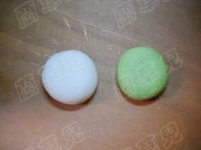 和好相同分量的白面团。