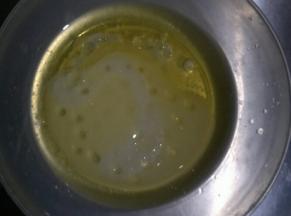 油，糖，清水放在一起