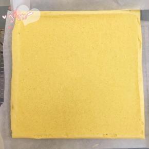 晾凉翻面，揭去油布。