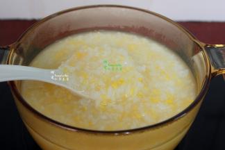 煮好的粥，喜欢吃甜的可以加糖、喜欢吃咸的可以放盐。我家喜欢吃原味，有淡淡的清香，健康又营养，很好吃。