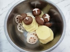 再放入香菇