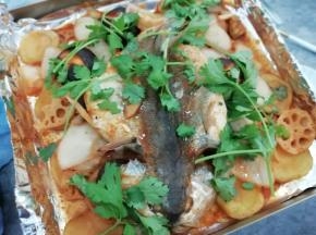 烤好后取出来上面撒上香菜