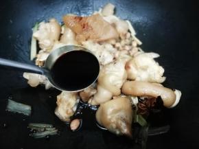 加入调料汁翻炒均匀