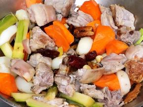 把其他辅料全部放入