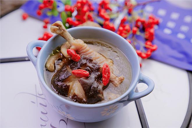 鸡腿香菇汤