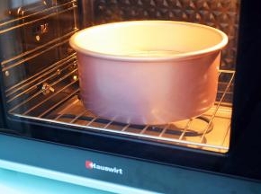 放入预热好的海氏烤箱，上下火155度，下层55分钟