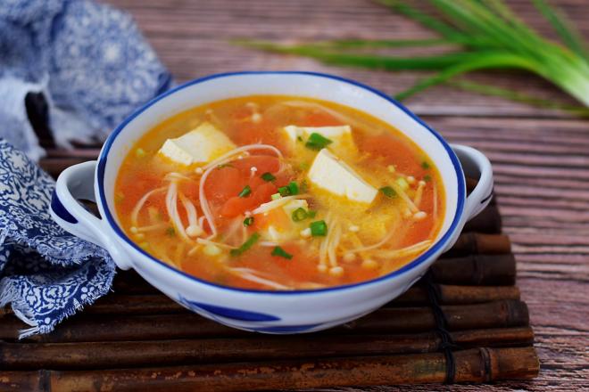 番茄金针菇豆腐汤