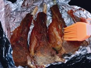 10分钟后取出刷上一层橄榄油！