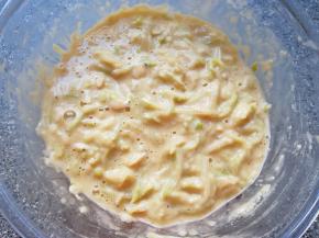 搅拌至无干粉，静置一下。