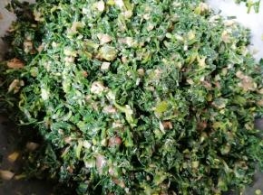 香喷喷的荠菜大肉馅做好了。