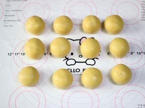 像包包子那样包好，收口向下