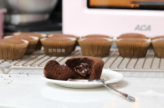 巧克力熔岩杯子蛋糕