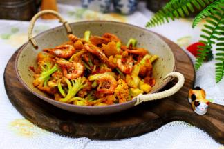 诱惑到你没有，反正是两个多吃了两碗米饭。