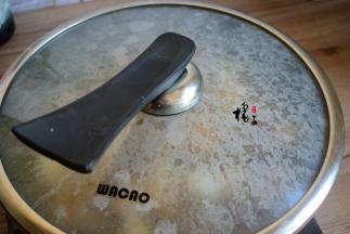 加入适量开水，加锅盖，大火烧开后转小火，继续炖30分钟