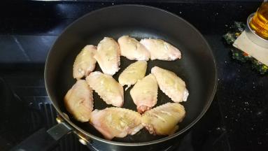 翻面煎另一面至微黄