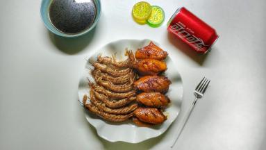 鸡翅没有提前用盐腌，不放油煎，提倡少油少盐好习惯