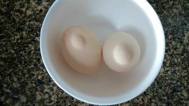 鸡蛋用温水泡十分钟