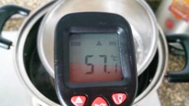 升温至55度左右就从热水里取出来