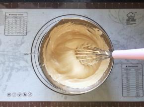 14、继续翻拌均匀。