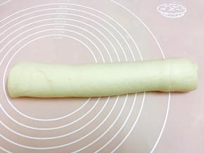 从上往下卷起来，要卷的紧一点哦