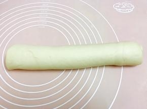 从上往下卷起来，要卷的紧一点哦