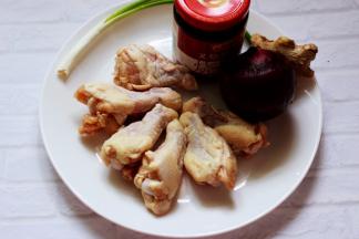 首先备齐所有的食材。