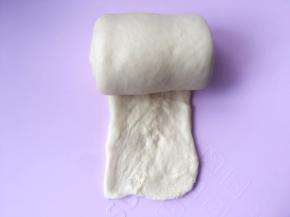 之后卷起来，尾部擀的薄一点，卷起来的面卷更贴合；