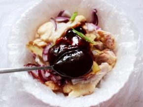 这个时候加入叉烧酱。