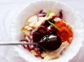 再加入奥尔良腌料。