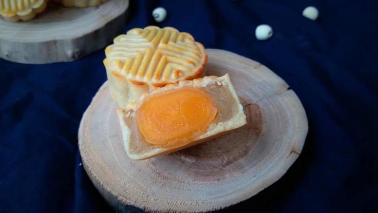 莲蓉蛋黄月饼63克