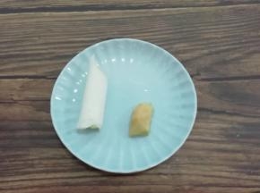 准备好葱和姜